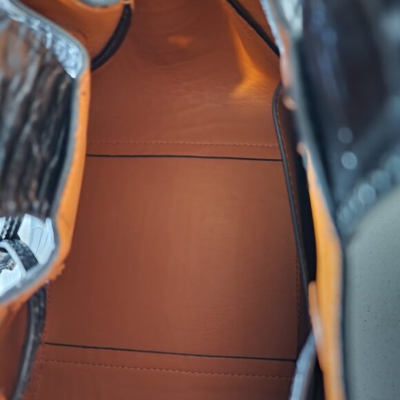 Ganni Crossbody/Bucket Bag "LIKE NEW" - Picture 3 of 16